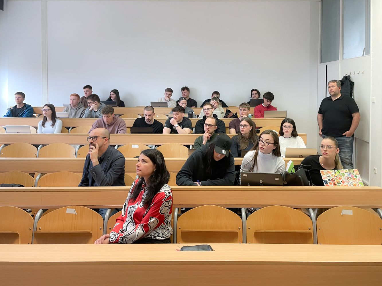 S King.Prostor hitreje do ključnih podatkov